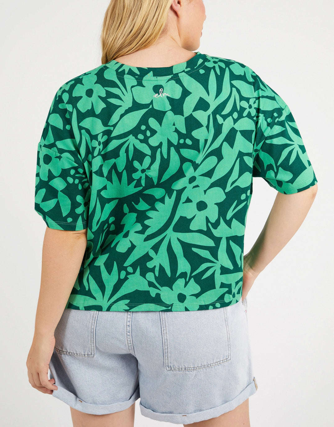 elm-stencil-floral-tee-greenbriar-floral-print-womens-clothing