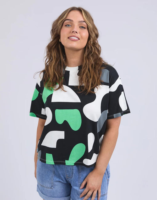 elm-stijl-tee-abstract-yardage-print-womens-clothing