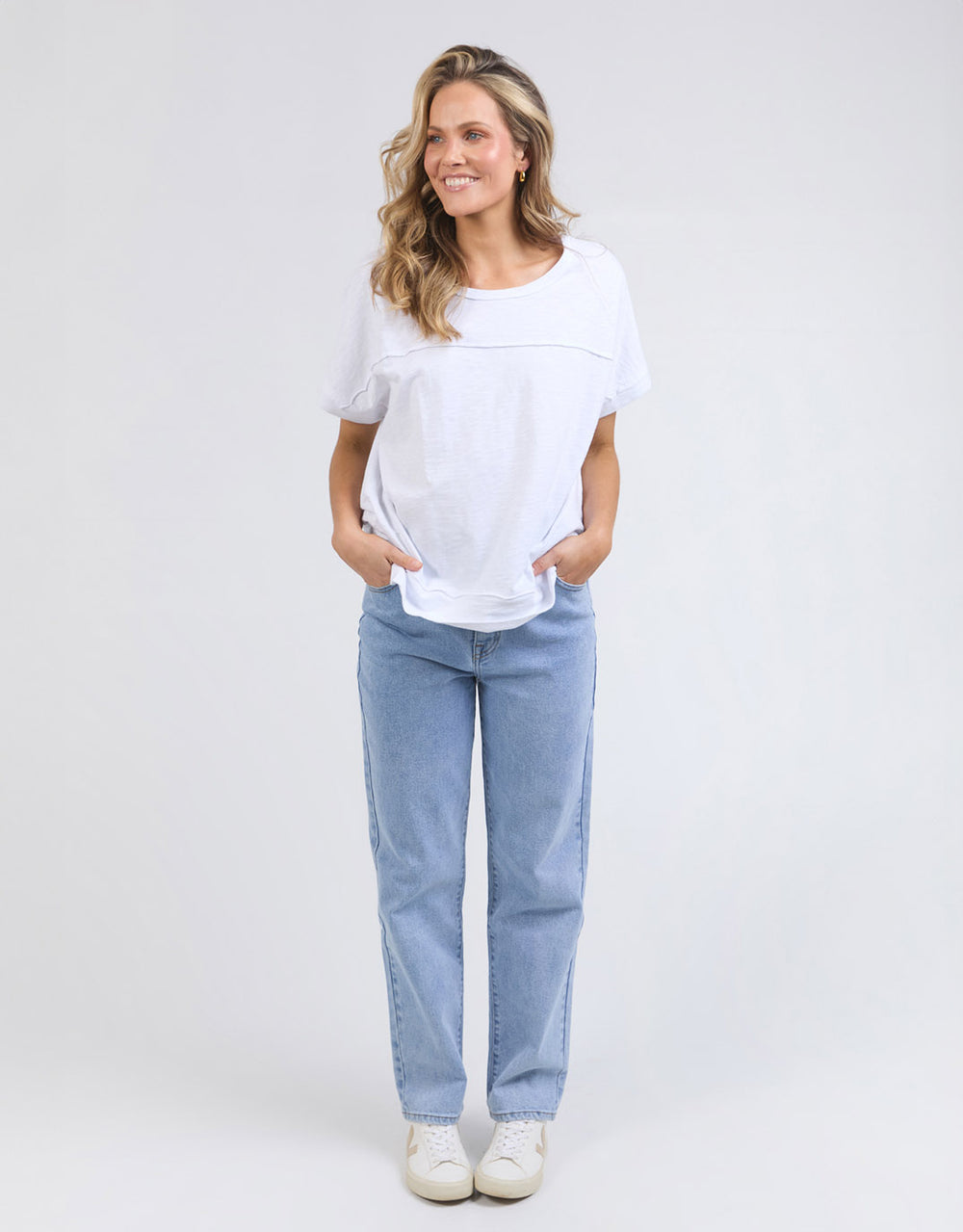 foxwood-allison-tee-white-womens-clothing