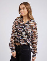 foxwood-mala-abstract-blouse-mala-abstract-womens-clothing