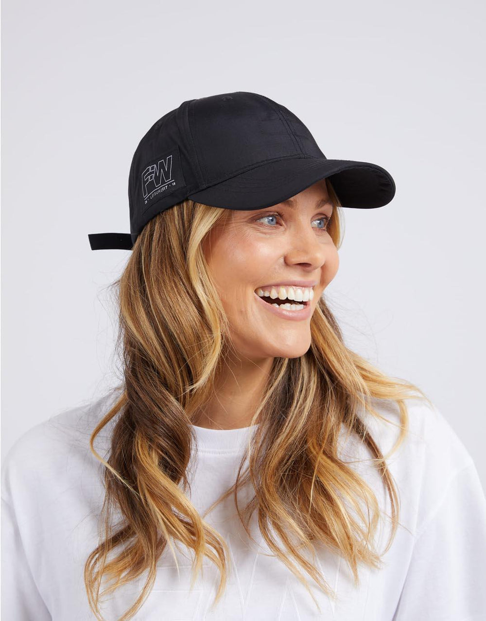 foxwood-running-cap-black