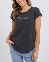 foxwood-signature-tee-black-womens-clothing