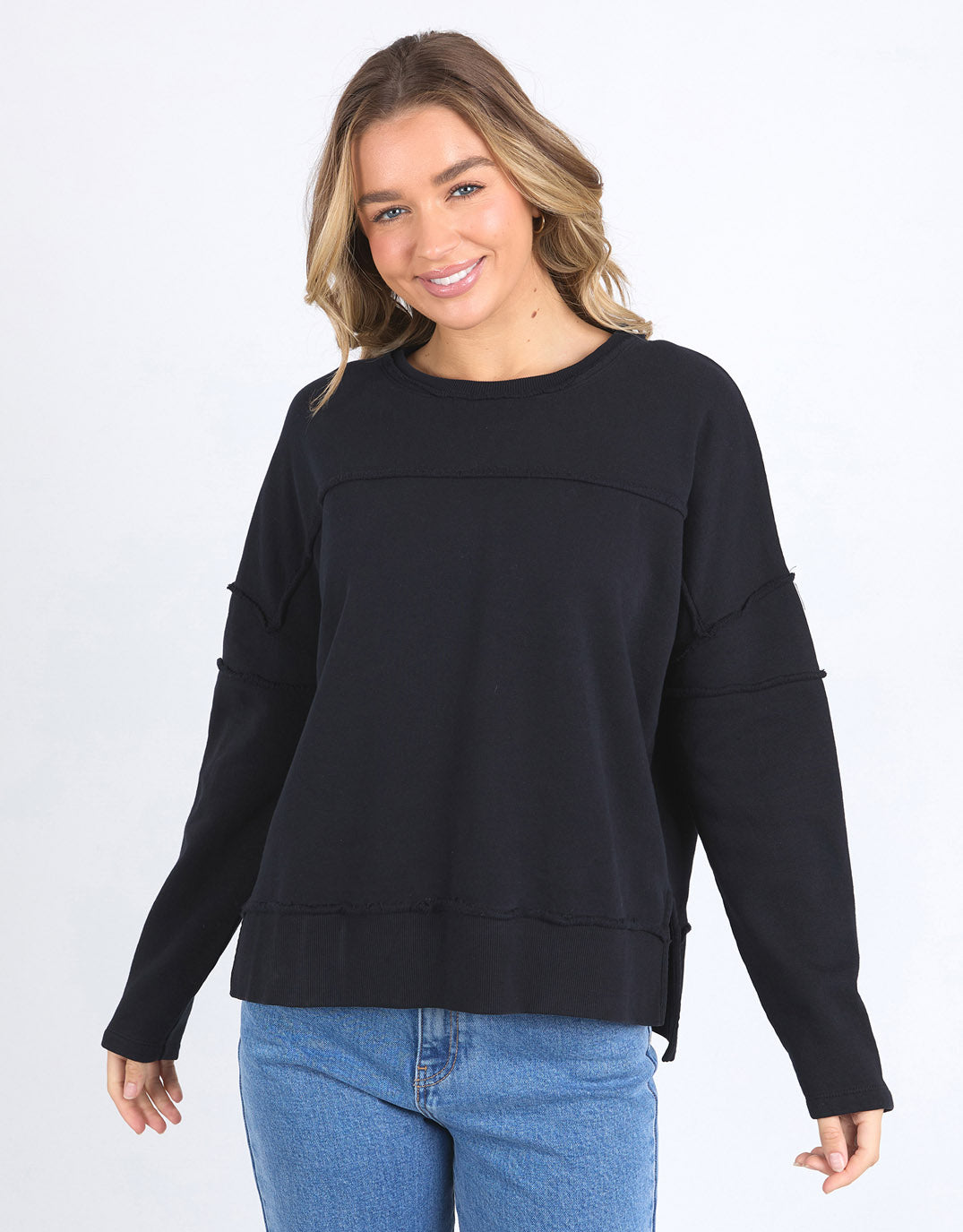 jayne-throw-on-fleece-black-womens-clothing