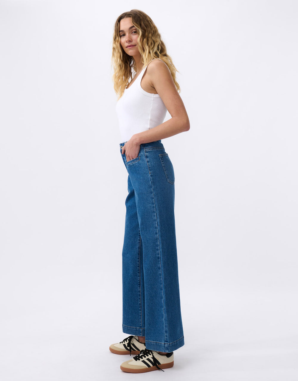 kireina-freya-wide-leg-jeans-90s-blue-womens-clothing