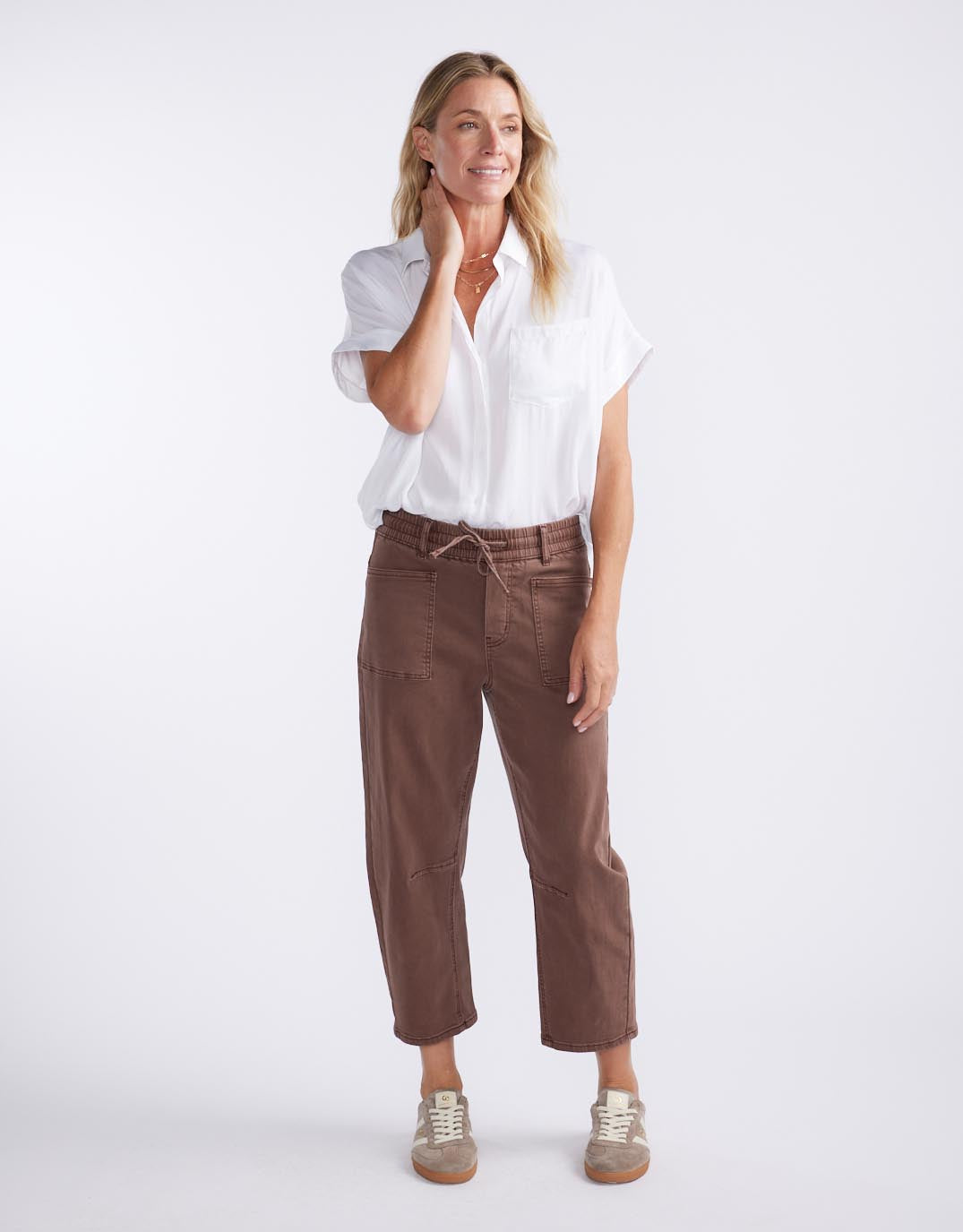 monaco-leo-barrel-jeans-chocolate-womens-clothing