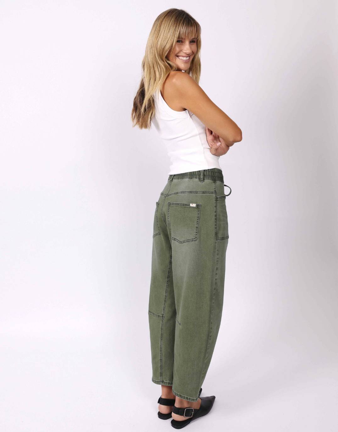 monaco-leo-barrel-jeans-khaki-womens-clothing
