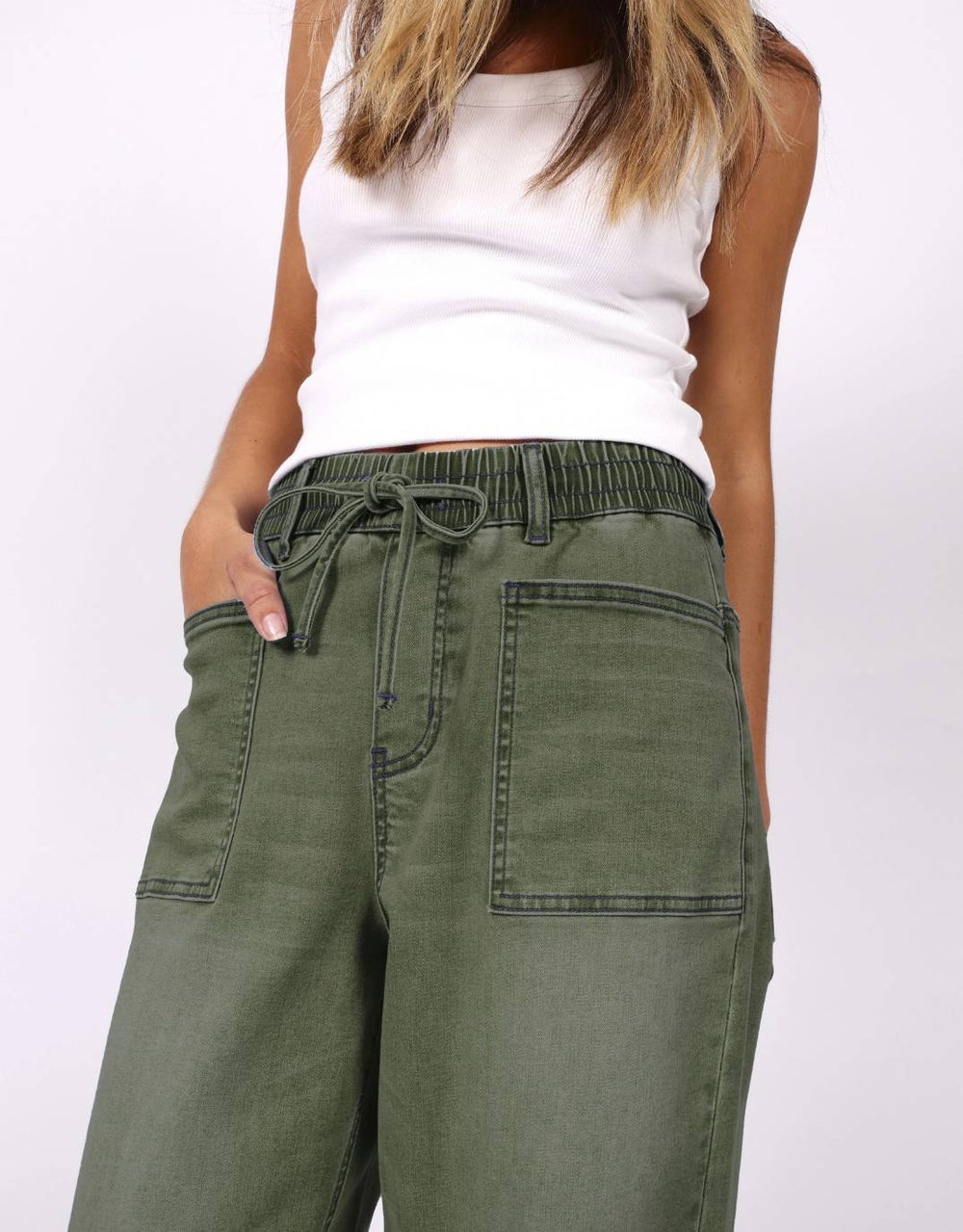 monaco-leo-barrel-jeans-khaki-womens-clothing
