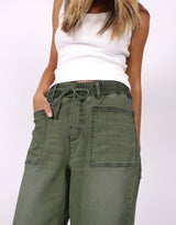 monaco-leo-barrel-jeans-khaki-womens-clothing