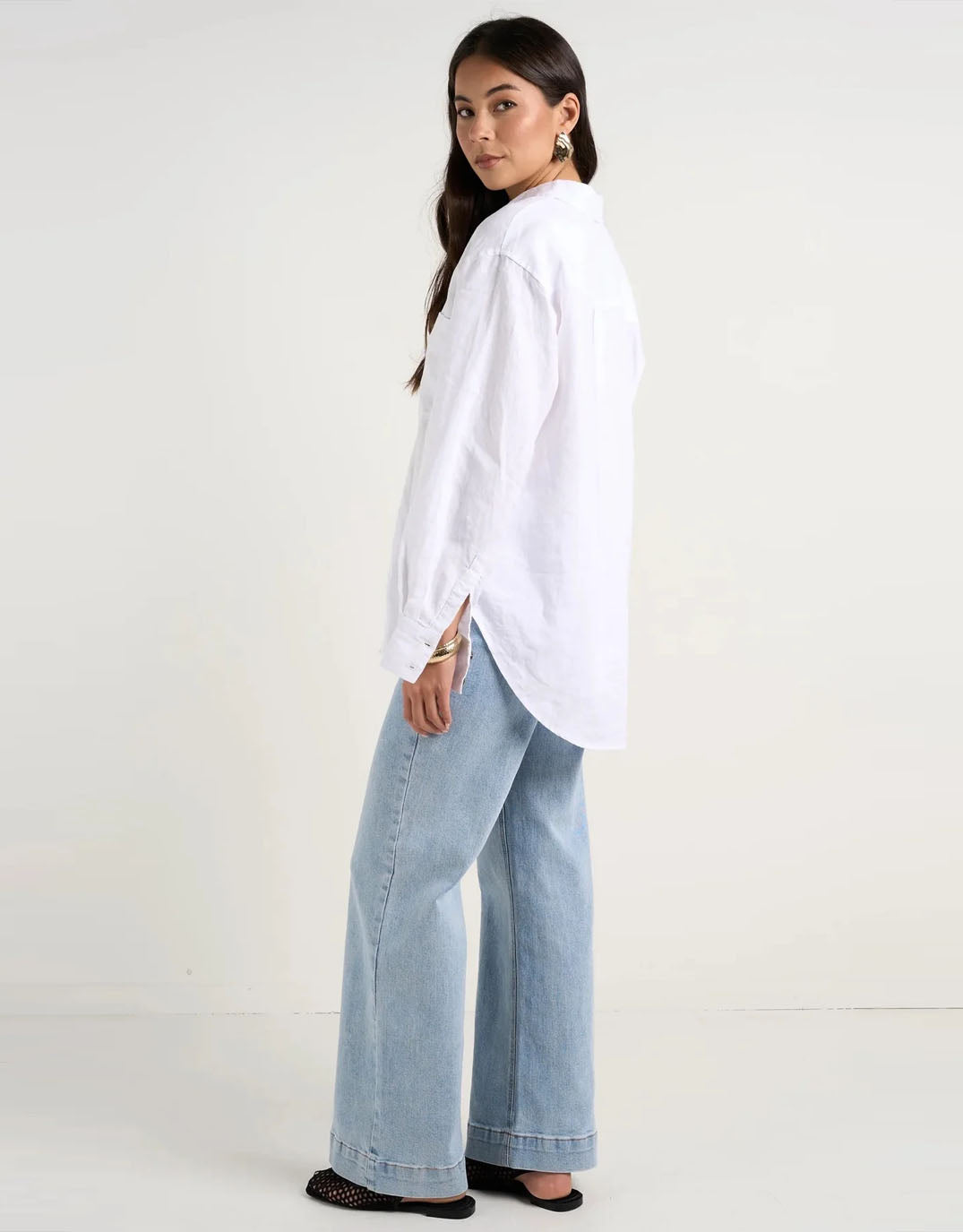 reunion-optimum-linen-oversized-shirt-white-womens-clothing