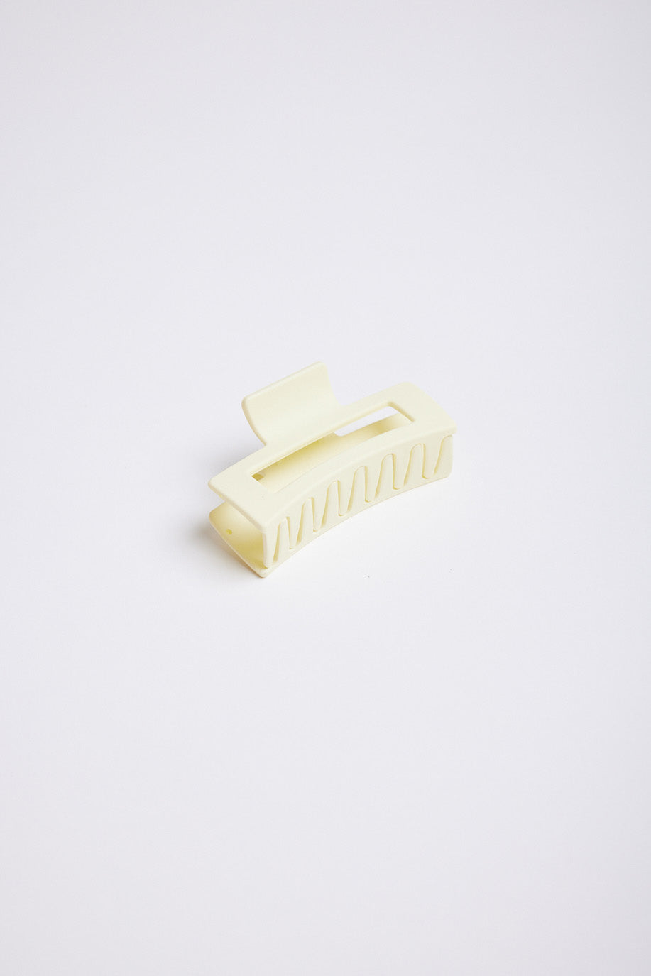 white-and-co-claw-clip-pastel-yellow