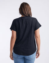 white-and-co-original-round-neck-t-shirt-black-womens-clothing