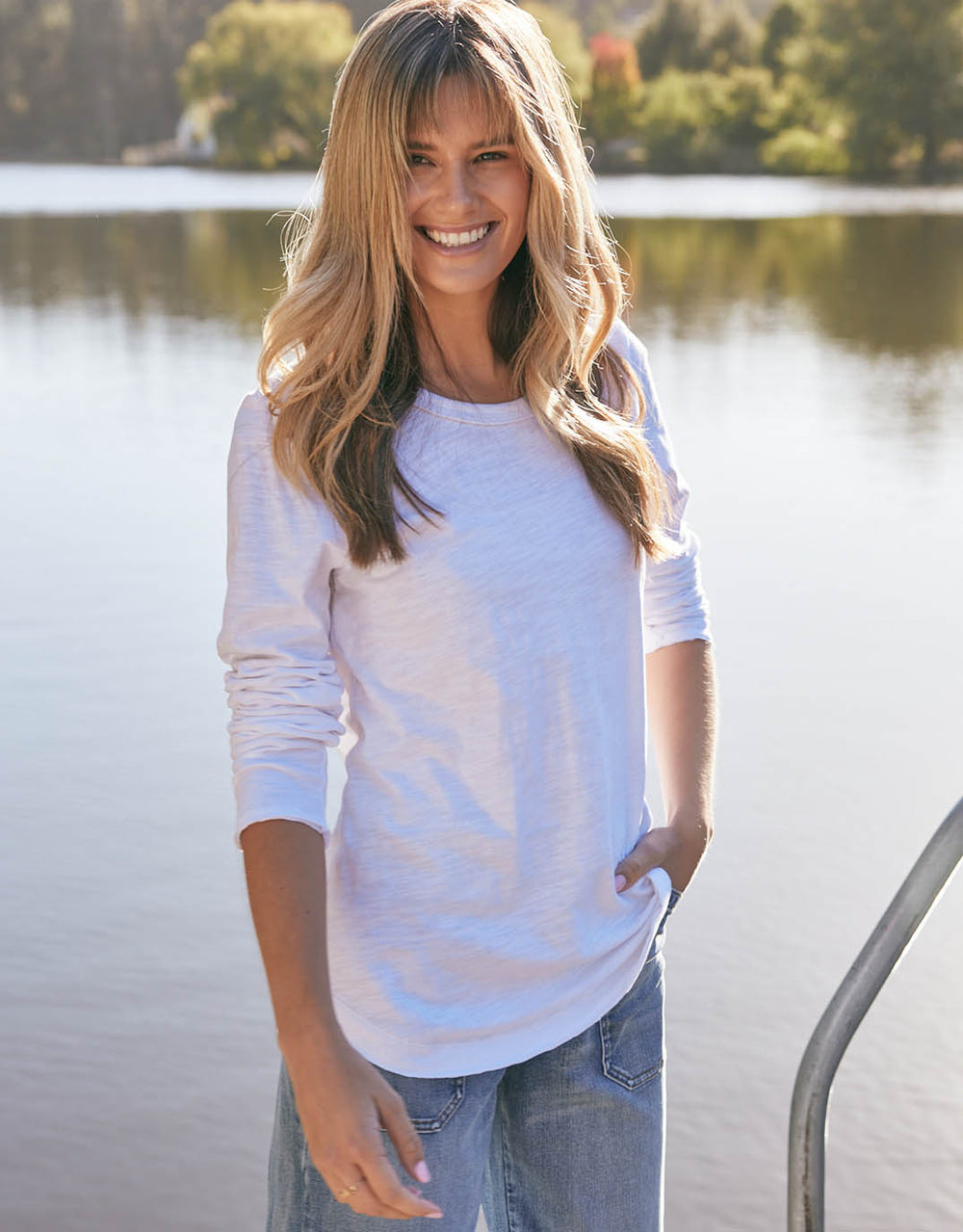 Essential Scoop Hem Long Sleeve T-shirt - White