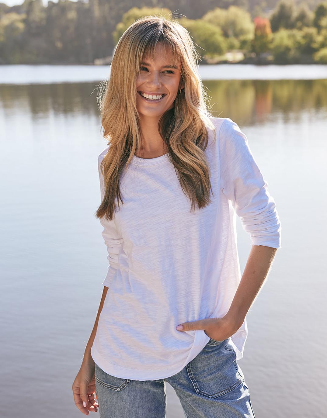 Essential Scoop Hem Long Sleeve T-shirt - White