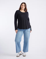 Essential Scoop Hem Long Sleeve T-shirt - Black