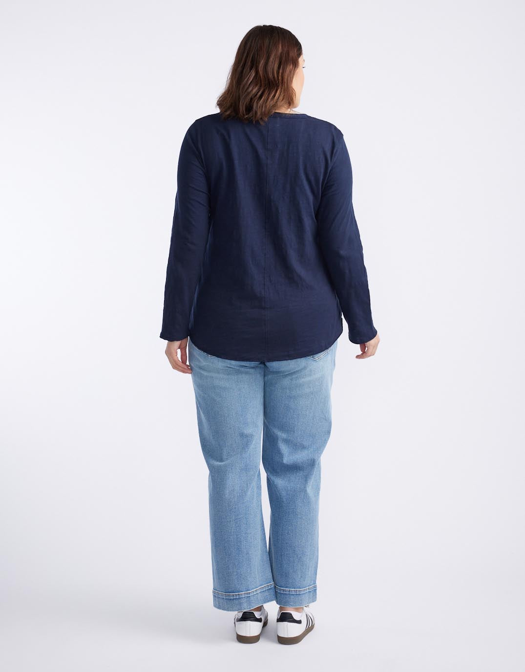 Essential Scoop Hem Long Sleeve T-shirt - Navy