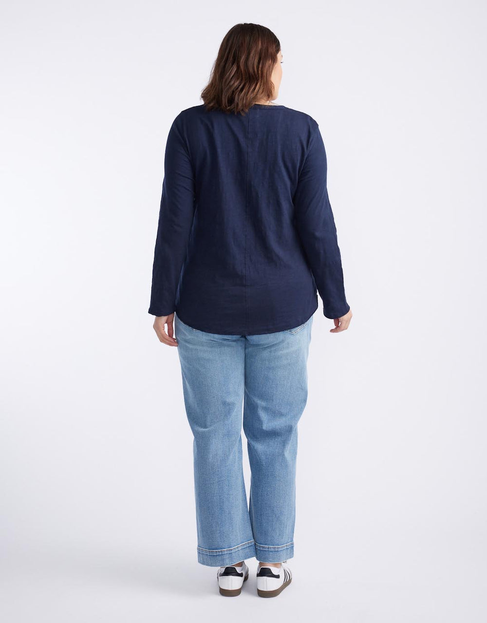 Essential Scoop Hem Long Sleeve T-shirt - Navy