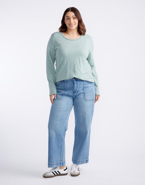 Essential Scoop Hem Long Sleeve T-shirt - Sage