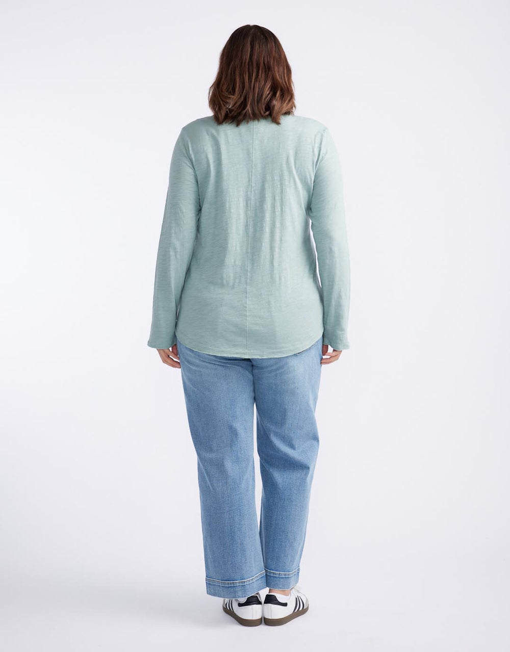 Essential Scoop Hem Long Sleeve T-shirt - Sage