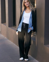 white-co-the-lounger-pant-black-womens-clothing