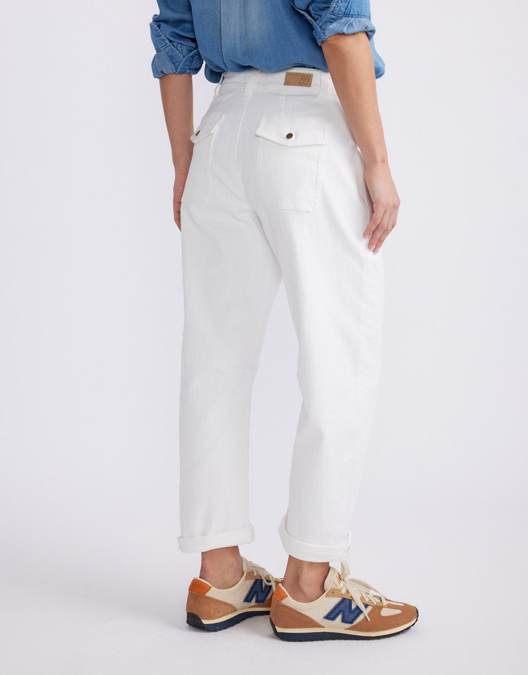 Saskia Stretch Cargo Barrel Jean - White